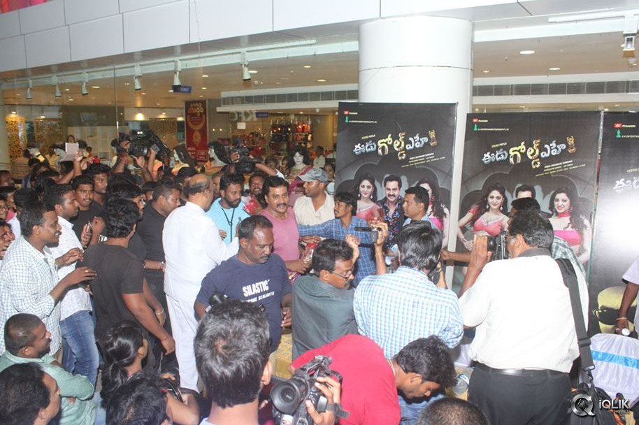 Eedu-Gold-Ehe-Movie-Team-At-CMR-Mall-In-Vizag